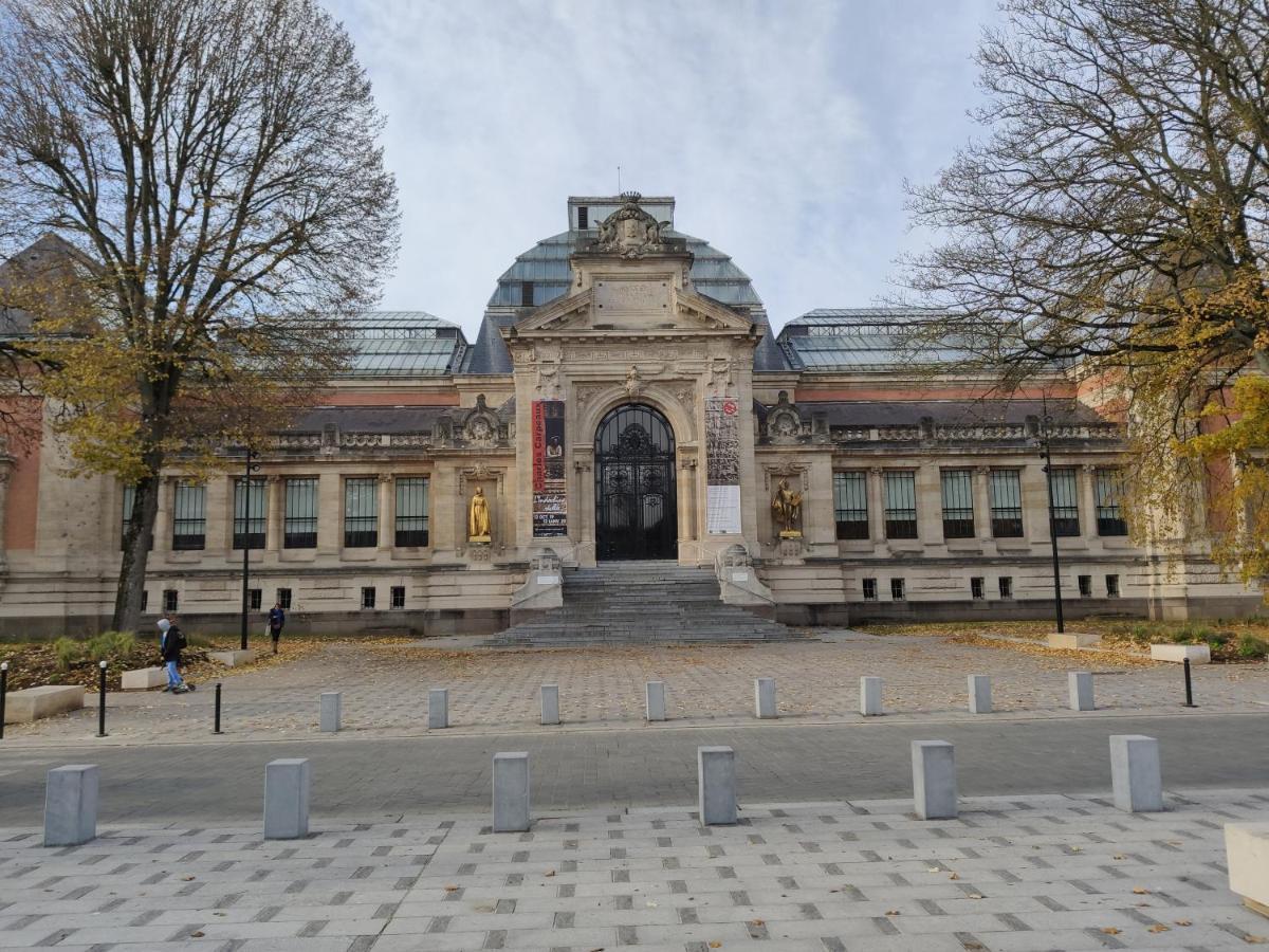 Residence Musee-Home - Centre Ville Valenciennes Kültér fotó